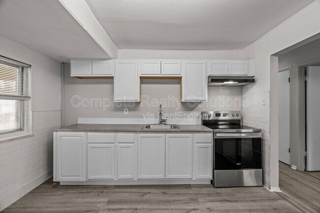 Building Photo - 10769 Spring Garden Dr