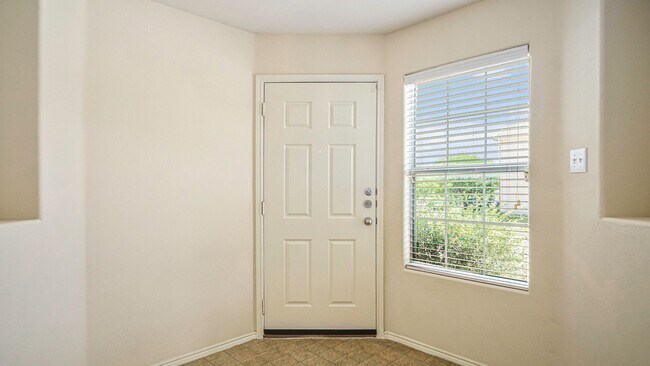 Building Photo - Beautifully Crafted 3 Bed 2.5 Bath 2 Car g...
