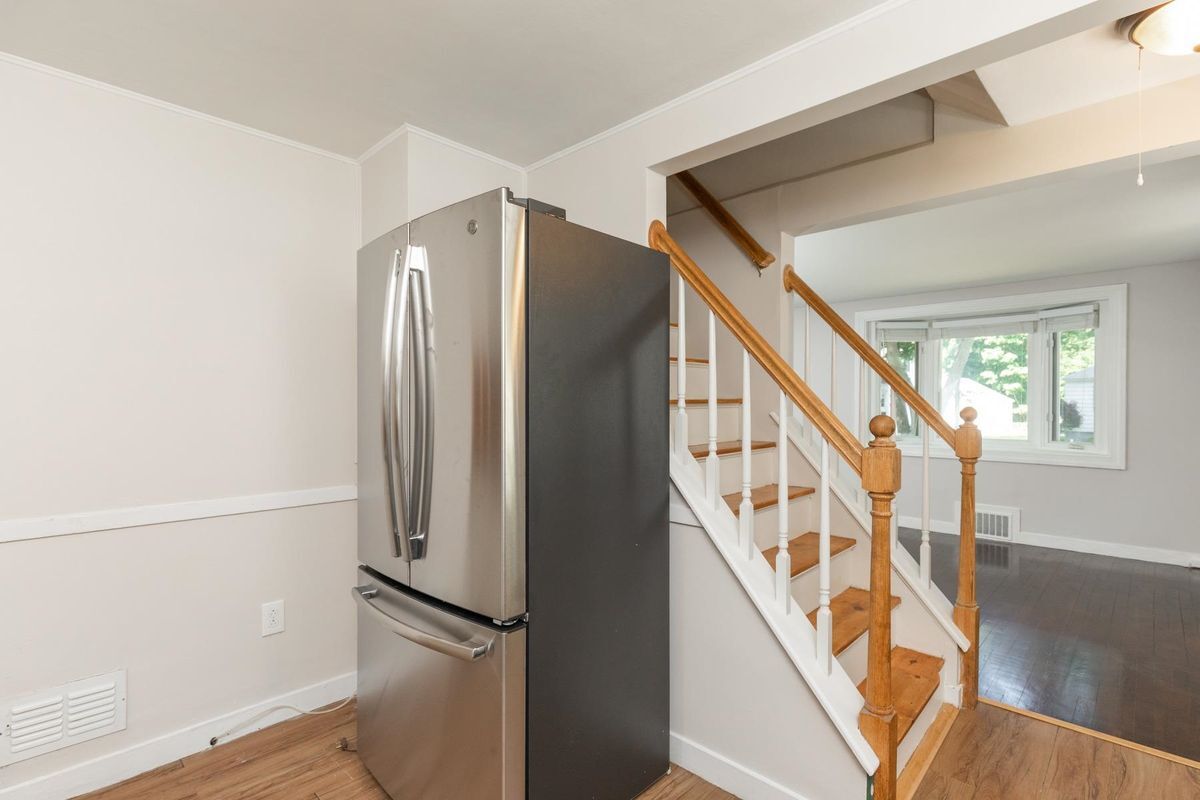 Building Photo - 400 Colonial Dr