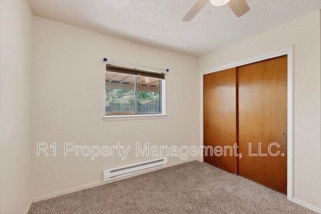 Building Photo - 222 Shannon Pl NW