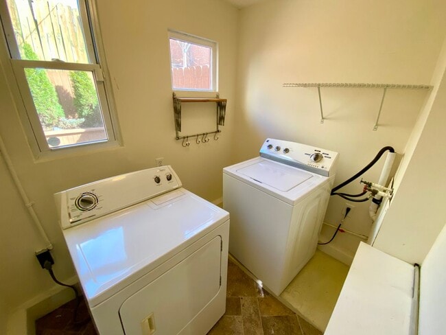 Building Photo - Charming 2 Bedroom/ 1.5 Bathroom Townhome in Fells Point Home w/ Private Patio!