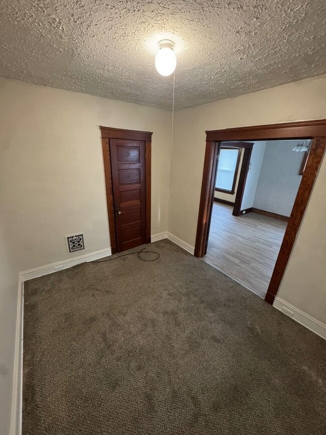 Building Photo - 3245 W 99th St