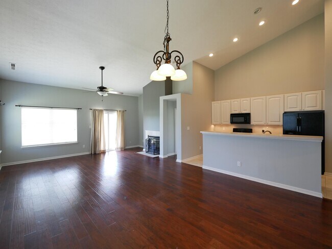 Building Photo - 16841 Loch Cir