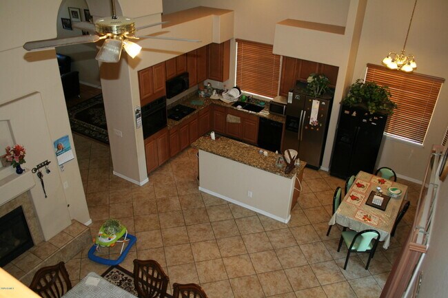 Building Photo - 8851 W Augusta Ave