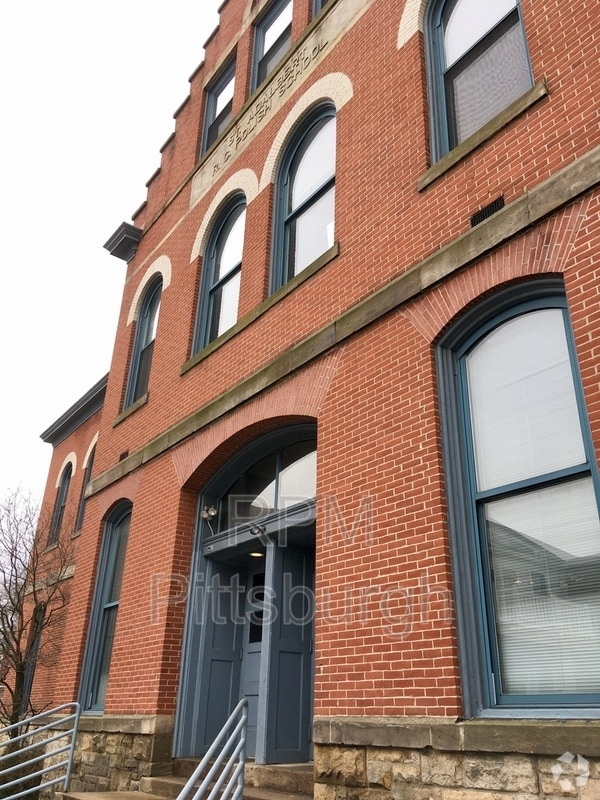 Building Photo - 171 S 15th St