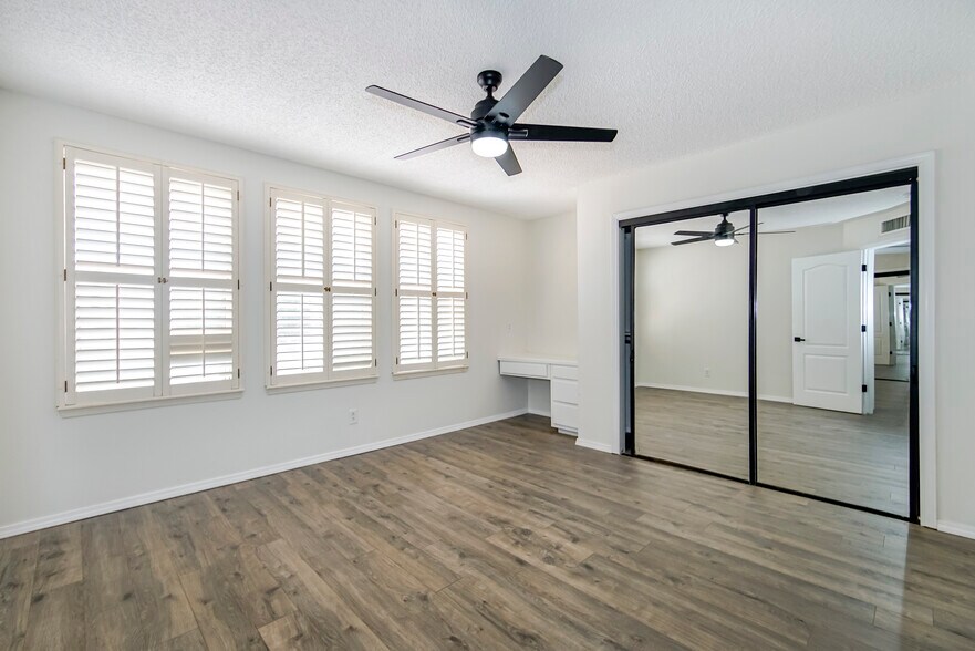 Building Photo - 6529 Jim de Groat Dr
