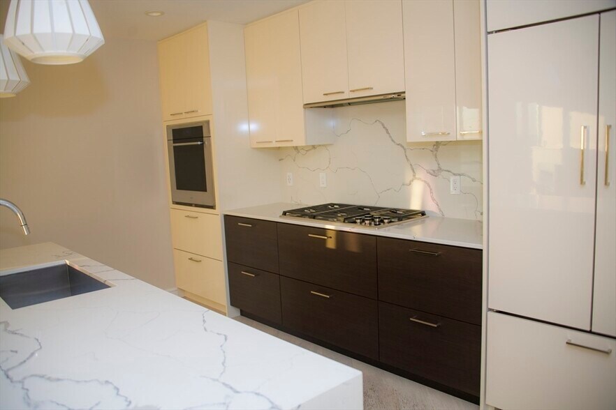 Building Photo - 110 Broad St