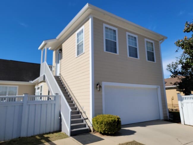 Building Photo - 3223 Whitman Way