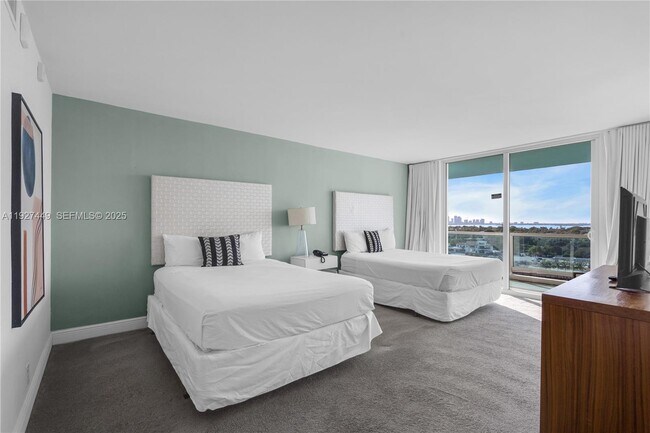 Building Photo - 5101 Collins Ave