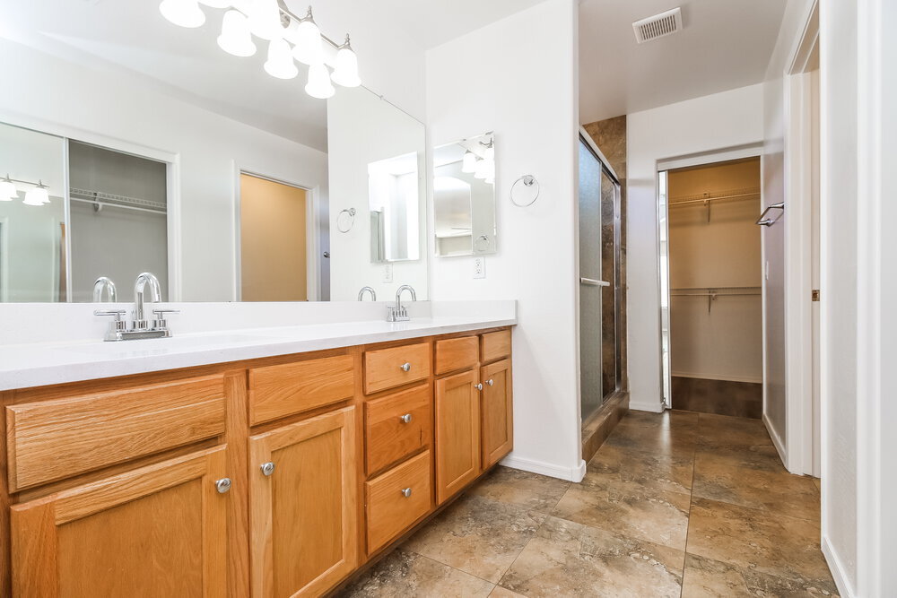 Building Photo - 2522 S 90th Glen