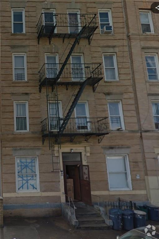 Building Photo - 140 29th St