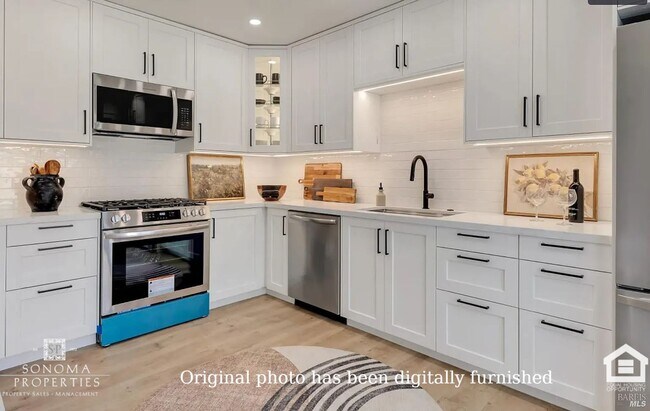 Building Photo - Modern Downstairs 2-Bedroom Unit Minutes from Sonoma Plaza