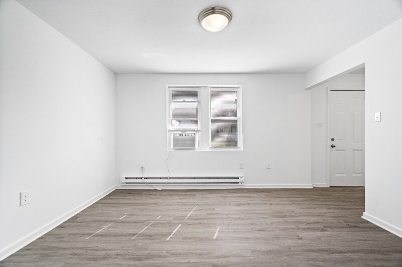 Building Photo - 102 S West St