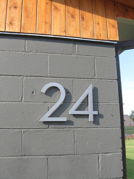 House number - 24 Trimble St