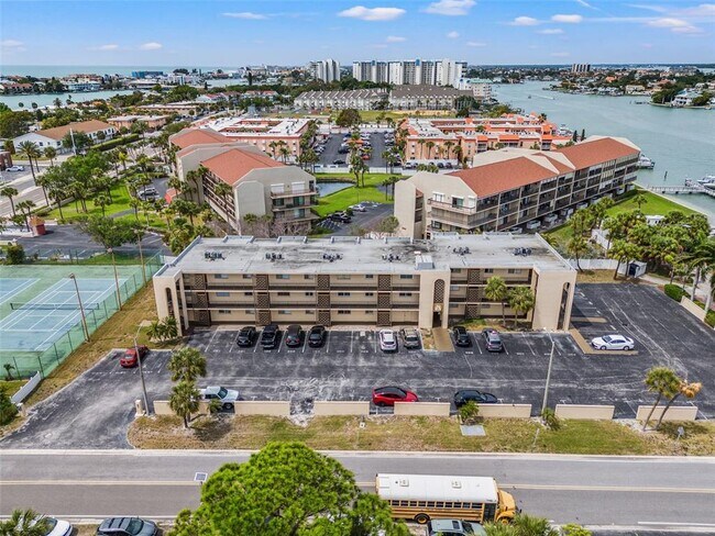 Building Photo - 301 87th Ave