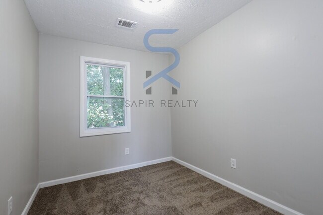 Building Photo - Move in before December 15th and get $100 OFF your rent for the first 3 months — PLUS a $250 Amaz...