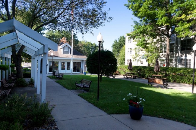 Building Photo - Lake Square Senior Apartments