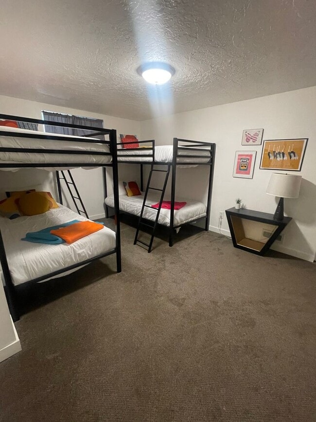 Building Photo - Fully furnished basement apartment in Provo!