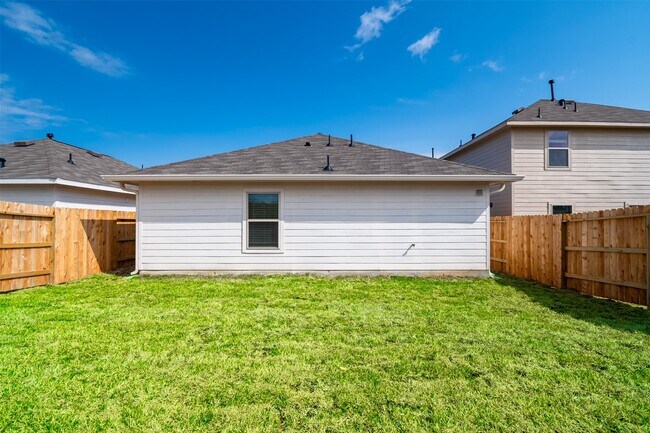 Building Photo - 1508 Las Cuevas Dr