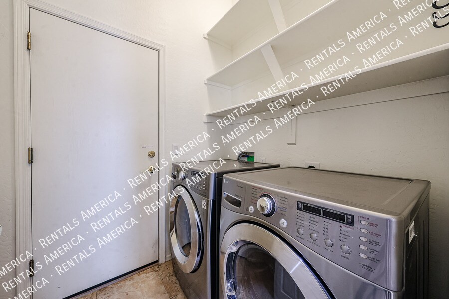 Building Photo - 8351 W Rosewood Ln