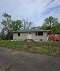 Building Photo - 554 Kings Hwy