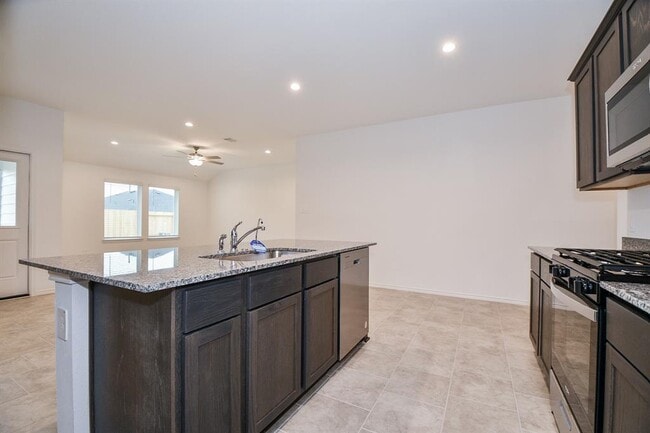 Building Photo - 1106 Cattle Chute Ct