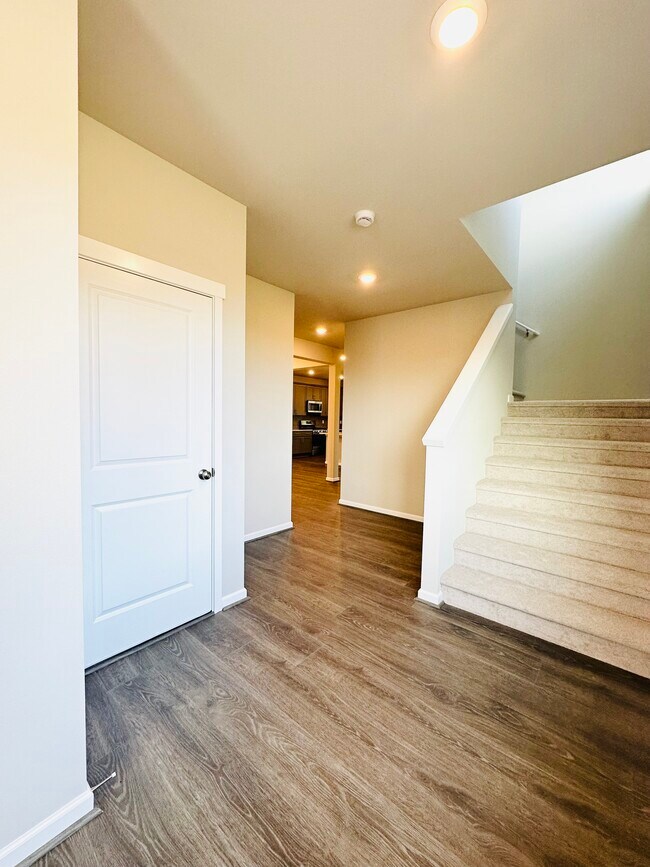 Building Photo - 3719 85th Ave NE