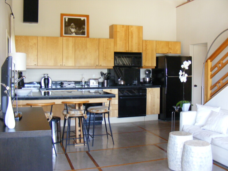 Kitchen - 2557 Via Merano