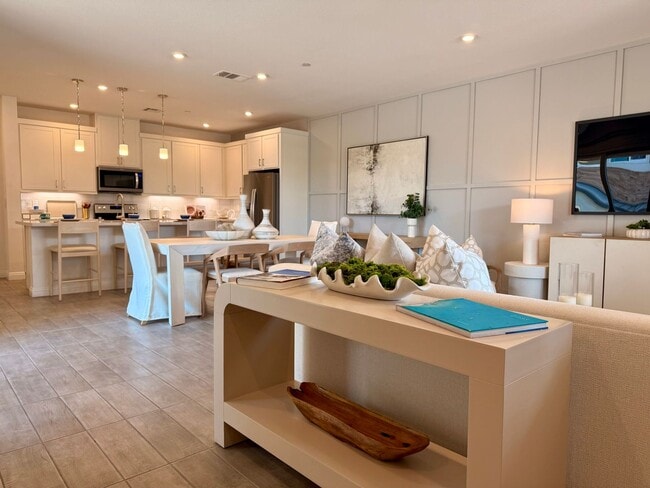 Building Photo - FULLY FURNISHED 3 BED 2.5 BATH 2 CAR GARAG...