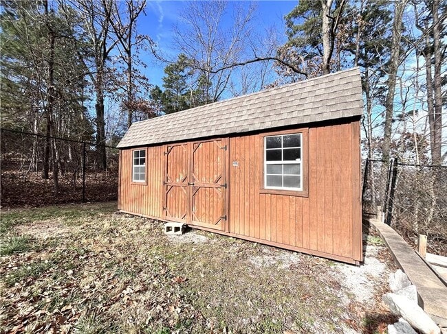 Building Photo - 95 Bassingham Dr