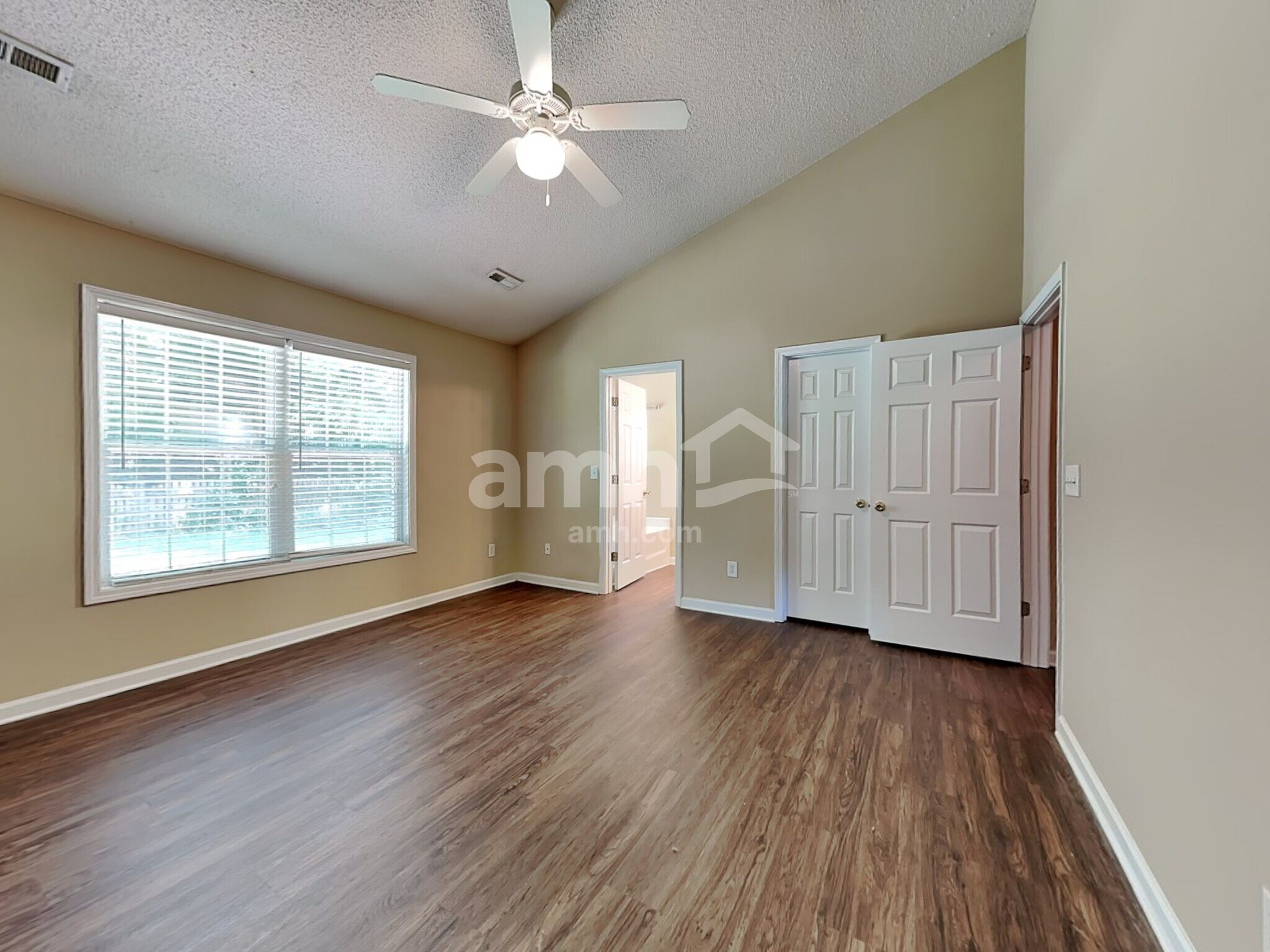Building Photo - 213 Fiddlers Knoll Ct