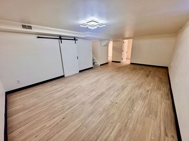 Building Photo - 417 S Owens St