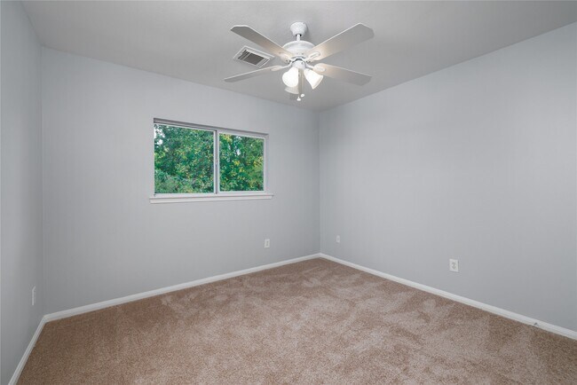 Building Photo - 14 Barker Ridge Ct