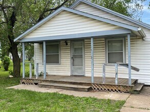 Building Photo - 795 - 2 bed 1 bath - Single Family Home