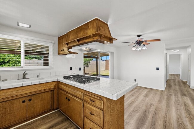Building Photo - Spacious Home on Corner Lot!