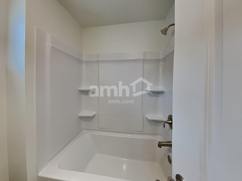 Building Photo - 3286 Emzy Dr