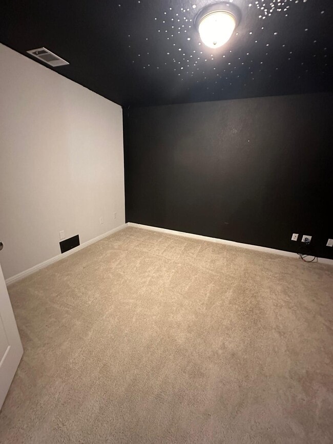 Building Photo - 2430 Castello Wy