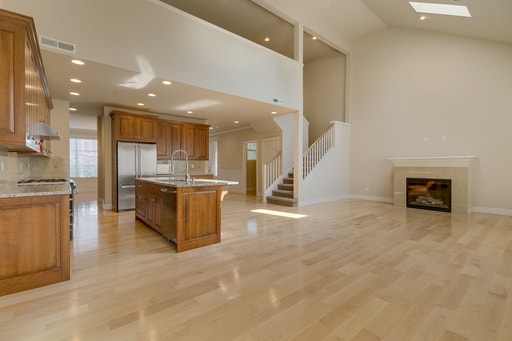 Building Photo - Beautiful & Spacious Kenmore Home for Rent!