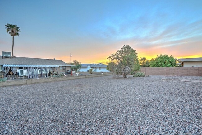 Building Photo - 9951 W Clair Dr