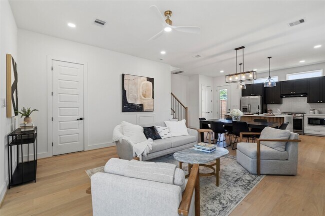 Building Photo - 4108 Cortlandt St