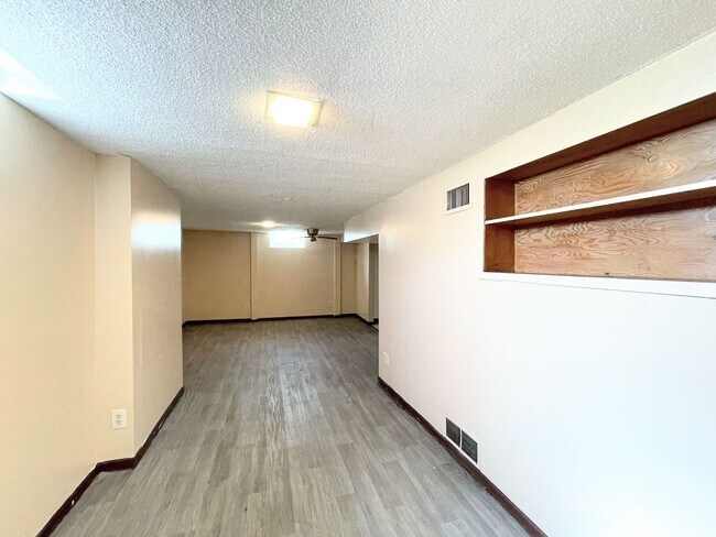 Building Photo - Cozy 3 bed 2 bath home with basement in Wichita