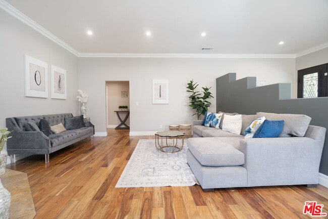 Building Photo - 5181 Densmore Ave