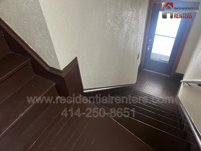 Building Photo - 2742 N 40th St