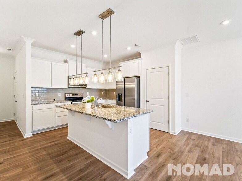 Building Photo - 16429 Leading St