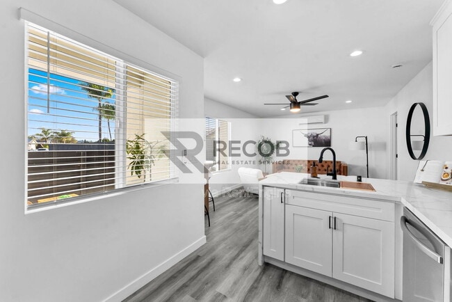 Building Photo - 8353 Ivory Coast Dr