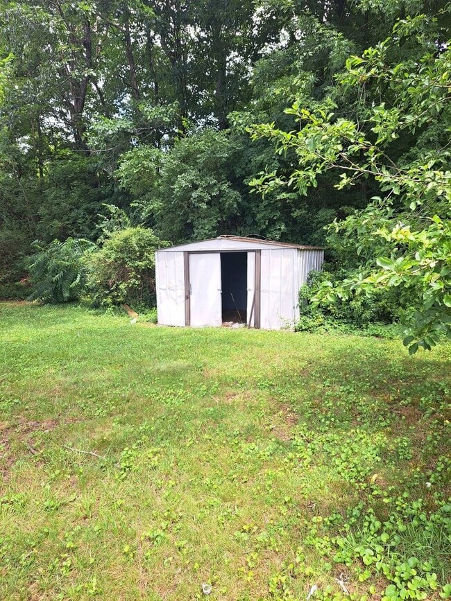 Building Photo - 3 Bedroom 1 bath house in Morristown, TN