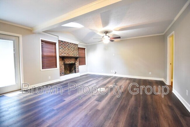 Building Photo - 5115 Lake Valley Dr