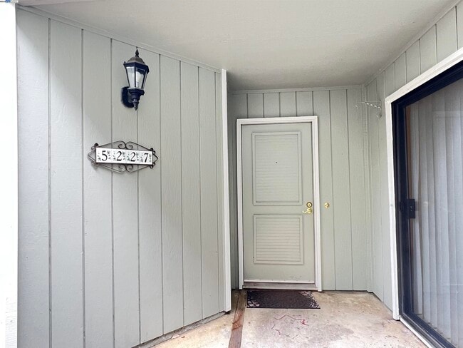 Building Photo - 5227 Riverdale Ct