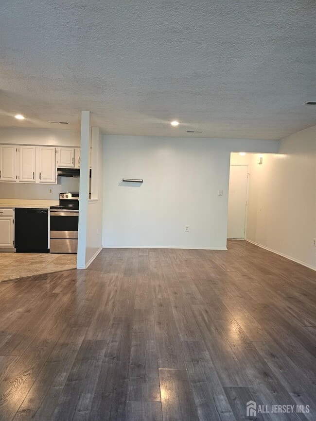 Building Photo - 2307 Aspen Dr