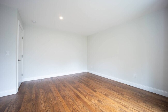 Building Photo - 1 Kewanee Rd